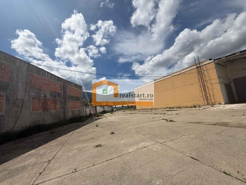Codlea, acces E68, spatiu industrial cu teren 1,7Ha, dubla deschidere la DJ112A,